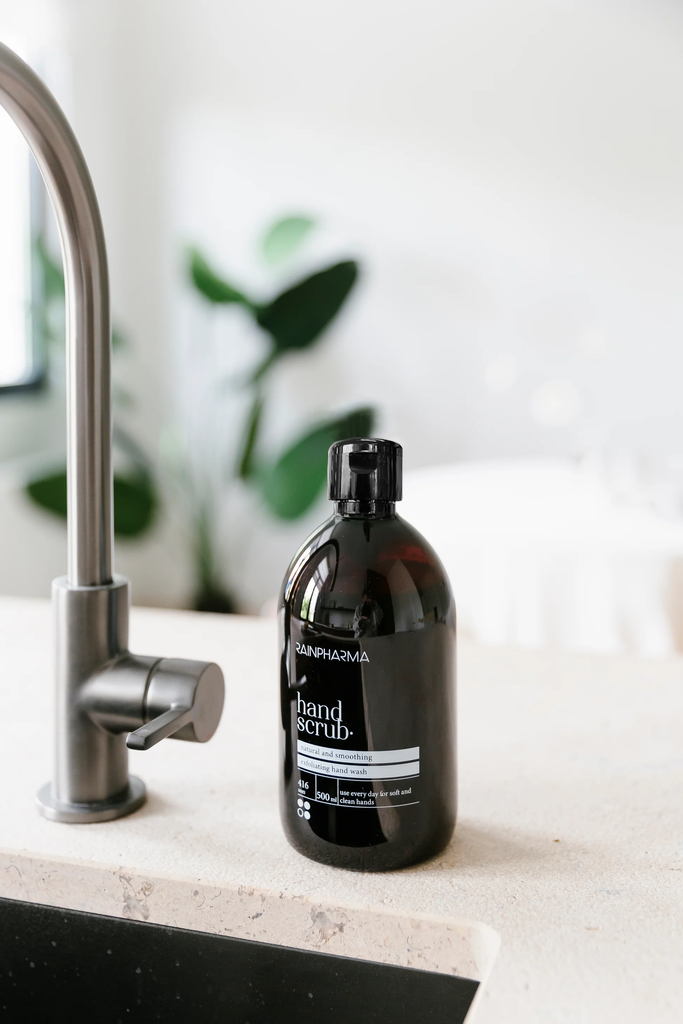 Rainpharma_Hand_scrub_004_dop.jpg.webp